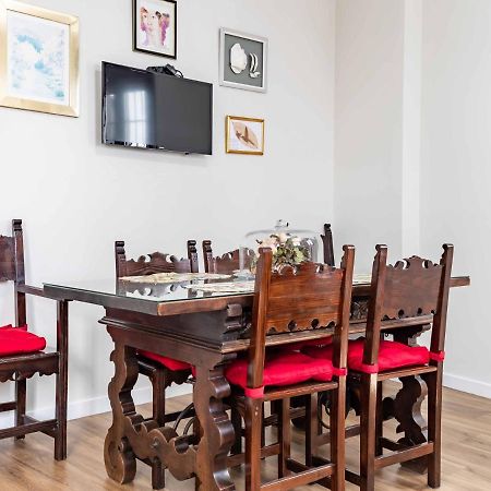 2 Bedrooms 2 Bathrooms - Triana- Севилья Экстерьер фото