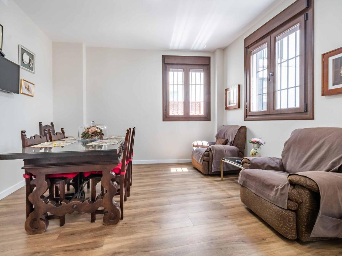 2 Bedrooms 2 Bathrooms - Triana- Севилья Экстерьер фото