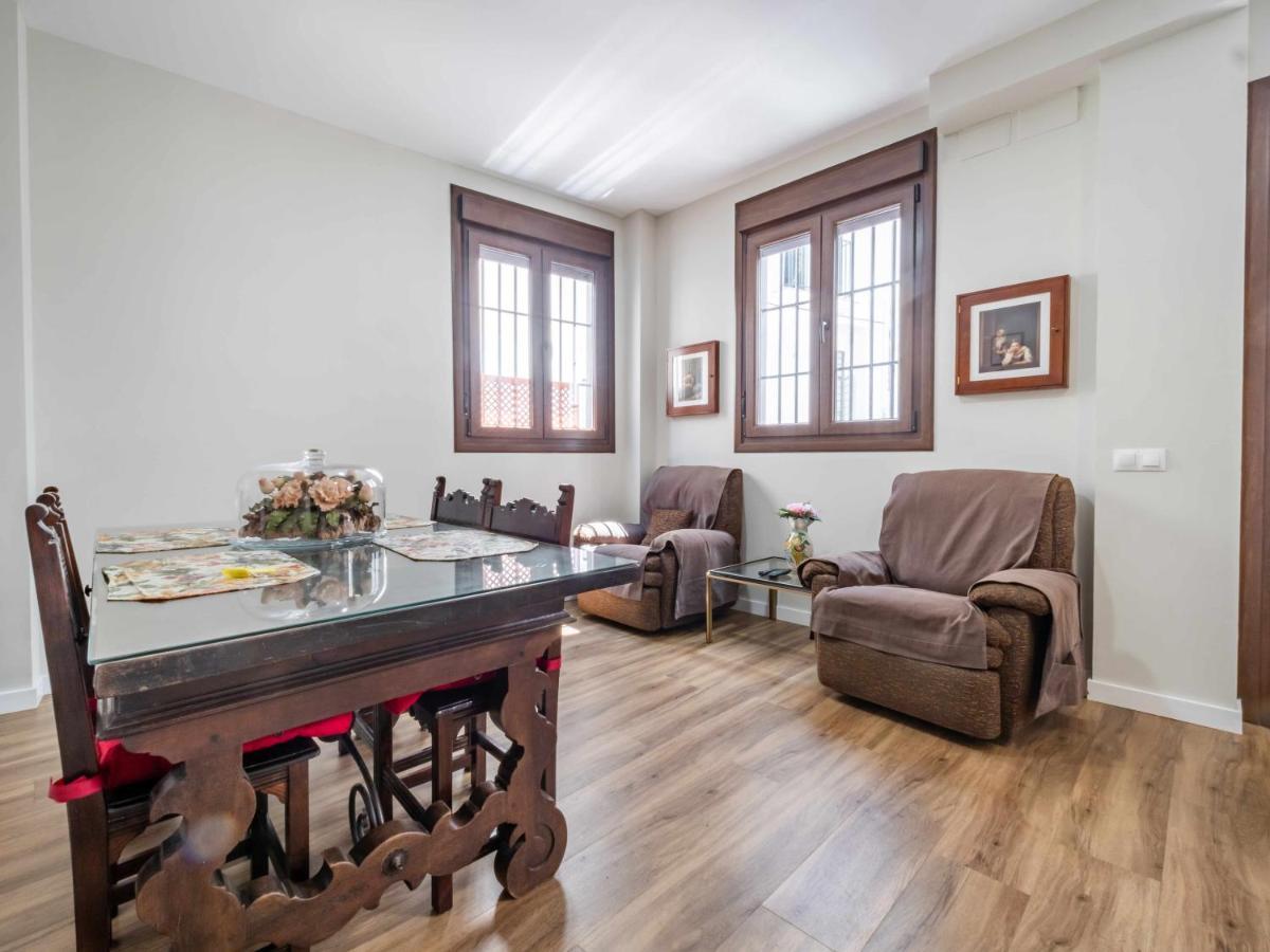 2 Bedrooms 2 Bathrooms - Triana- Севилья Экстерьер фото